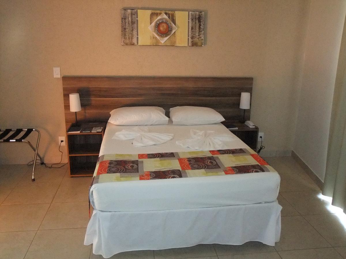 Beira Lago Palace Hotel Morrinhos  Exterior photo