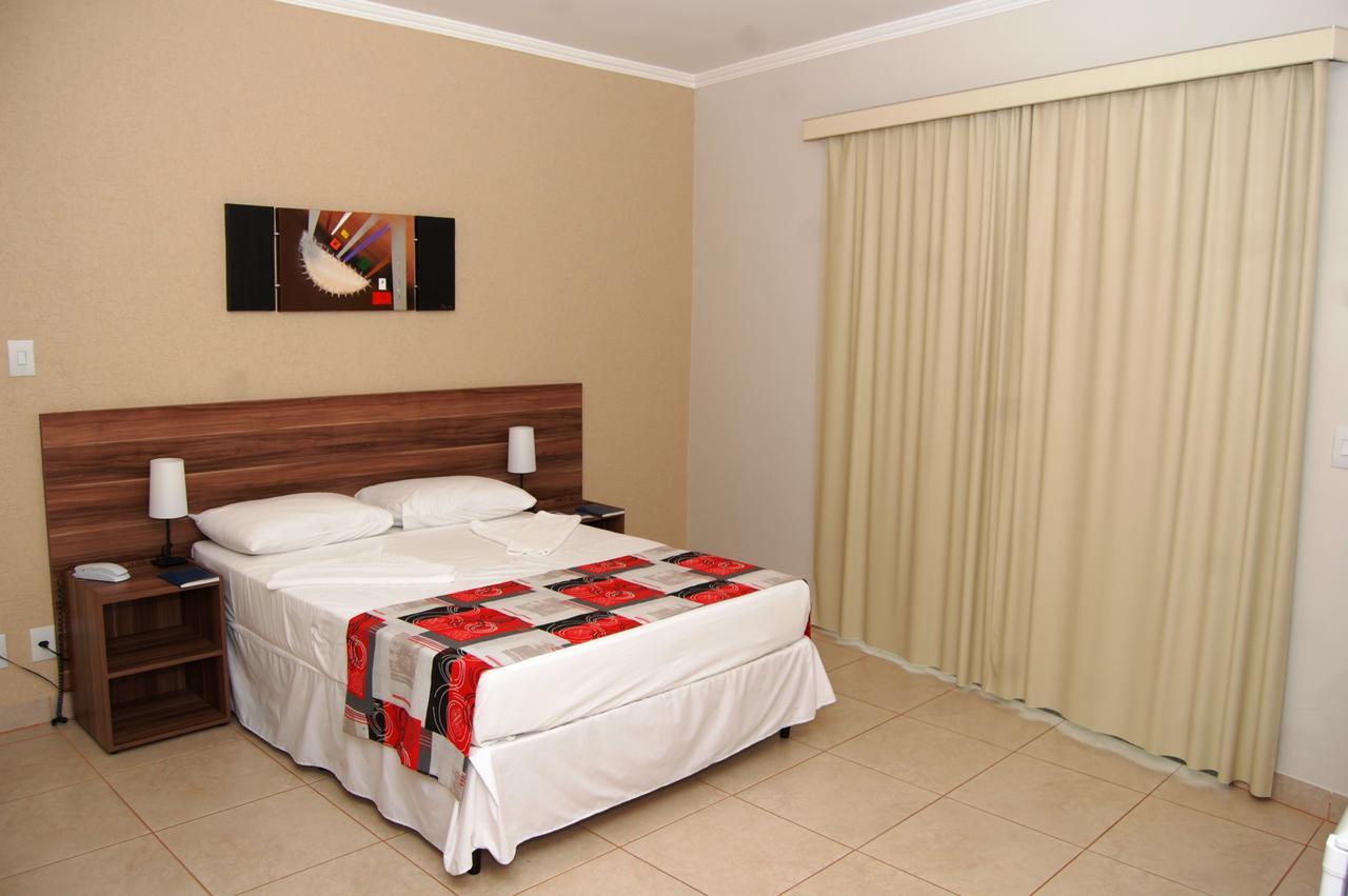 Beira Lago Palace Hotel Morrinhos  Exterior photo