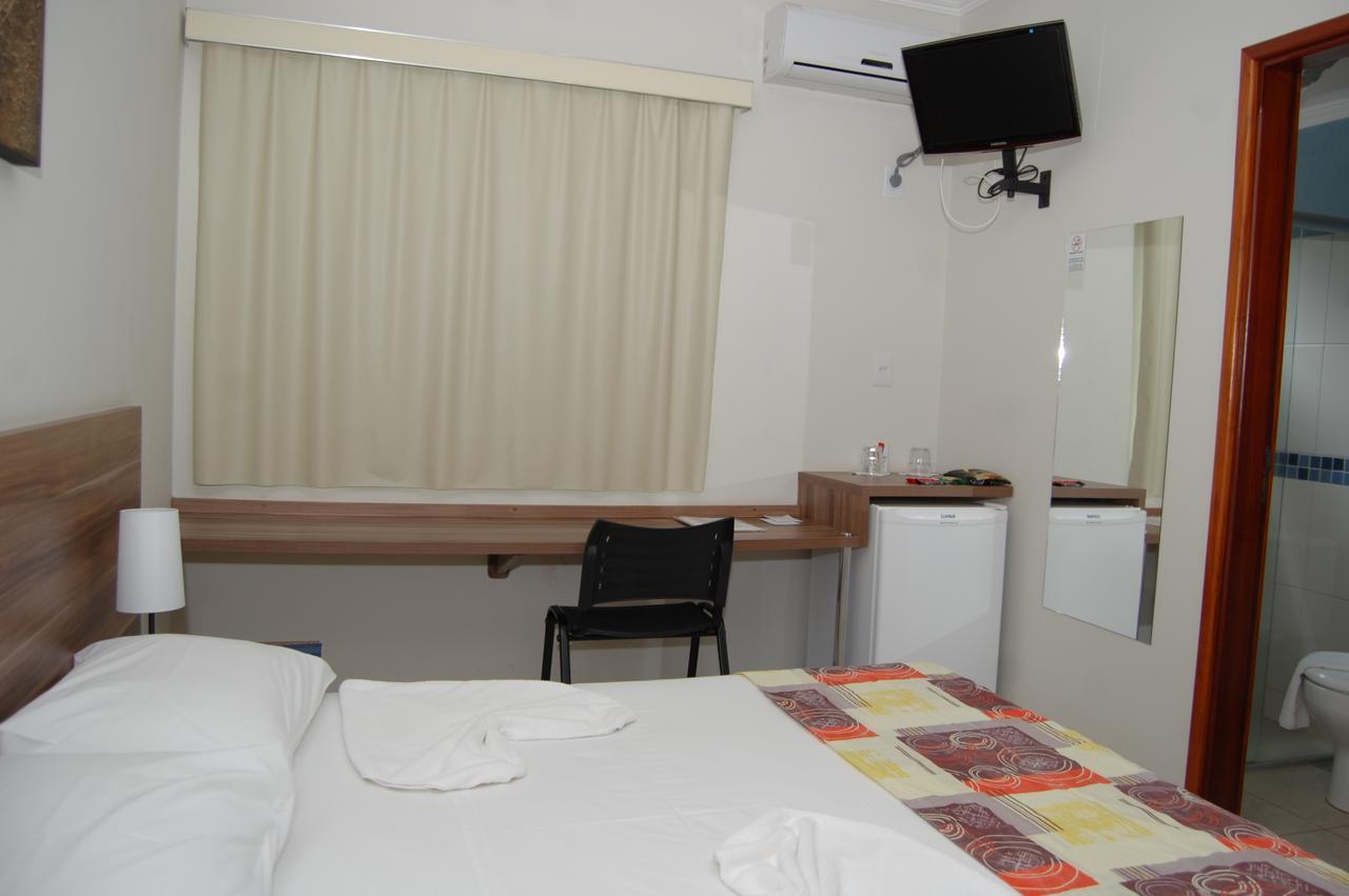 Beira Lago Palace Hotel Morrinhos  Exterior photo