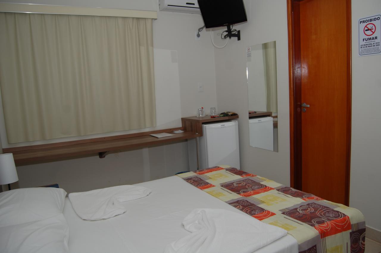 Beira Lago Palace Hotel Morrinhos  Exterior photo