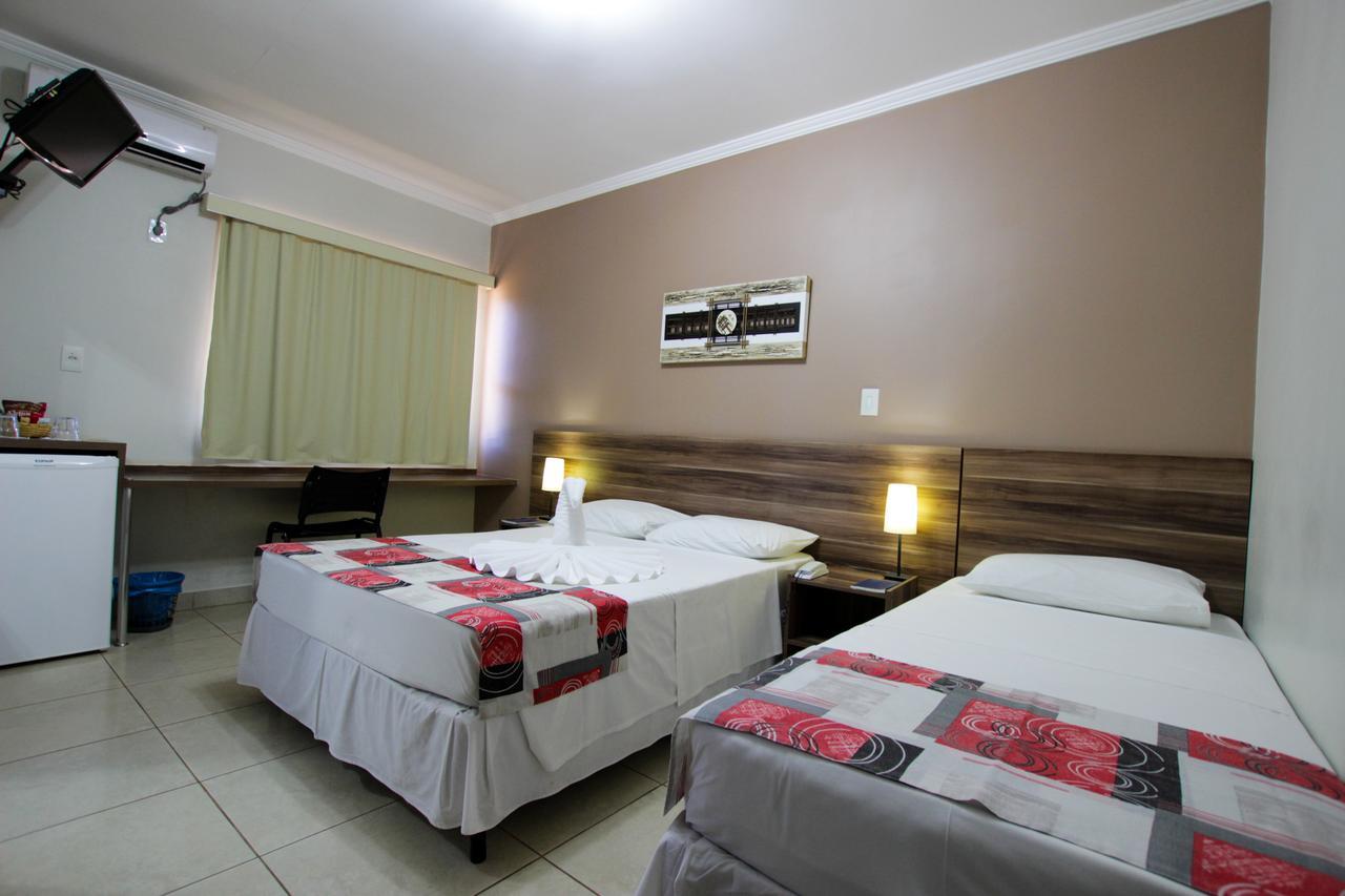 Beira Lago Palace Hotel Morrinhos  Exterior photo