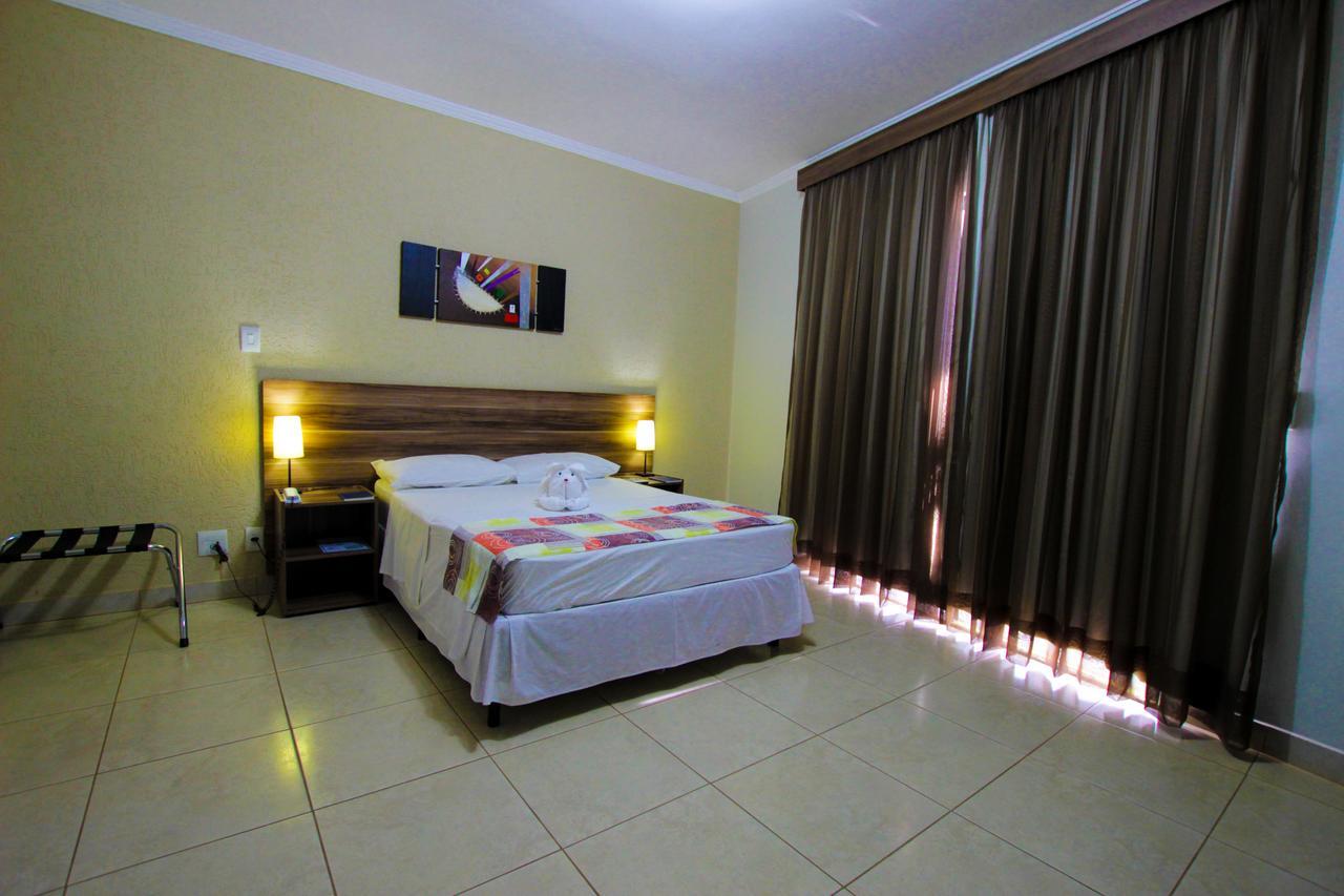 Beira Lago Palace Hotel Morrinhos  Exterior photo