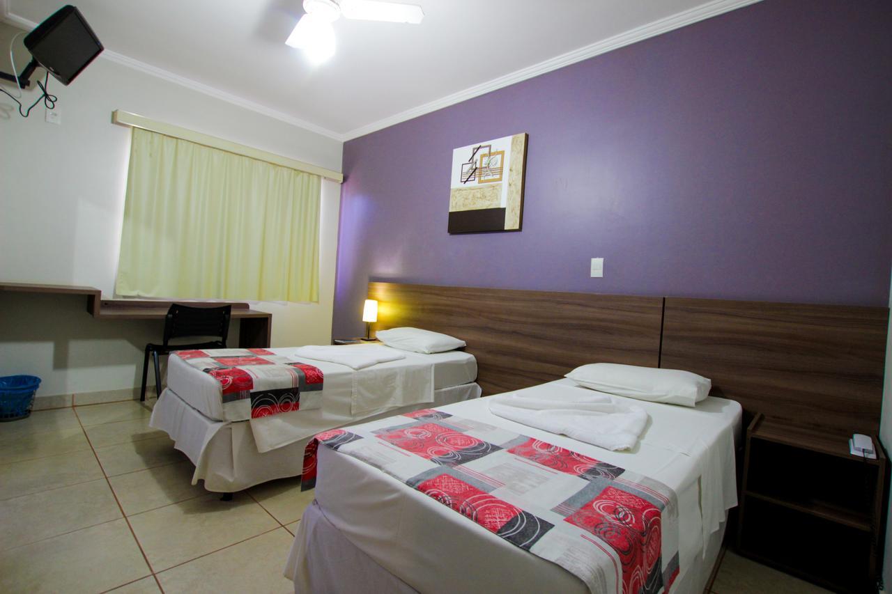 Beira Lago Palace Hotel Morrinhos  Exterior photo