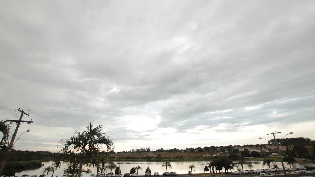 Beira Lago Palace Hotel Morrinhos  Exterior photo